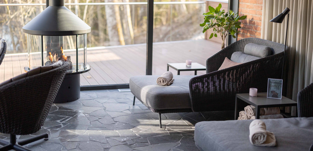 Lounge area at Hestraviken, Riverside Spa with Mega Daybed and Peacock lounge chair with swivel base
