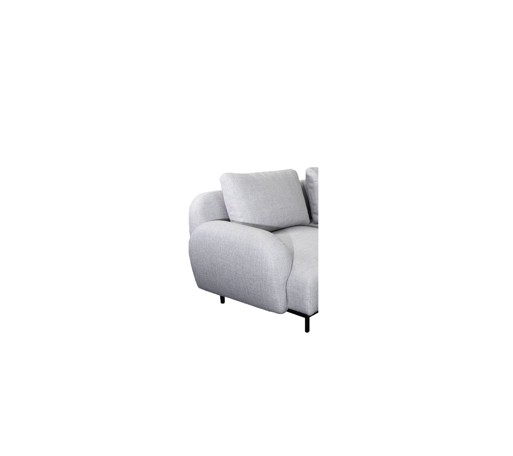 Canapé sectionnel gris clair avec coussins en peluche et accoudoirs arrondis, conçu pour le confort et le style.