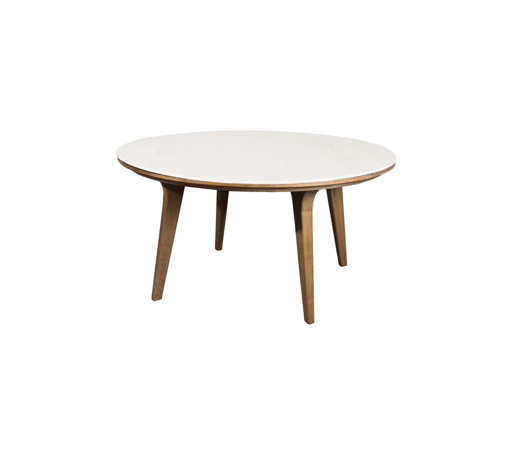 Table ronde avec un dessus blanc lisse et des pieds en bois, idéale pour les repas ou les rassemblements décontractés. Design élégant et contemporain.