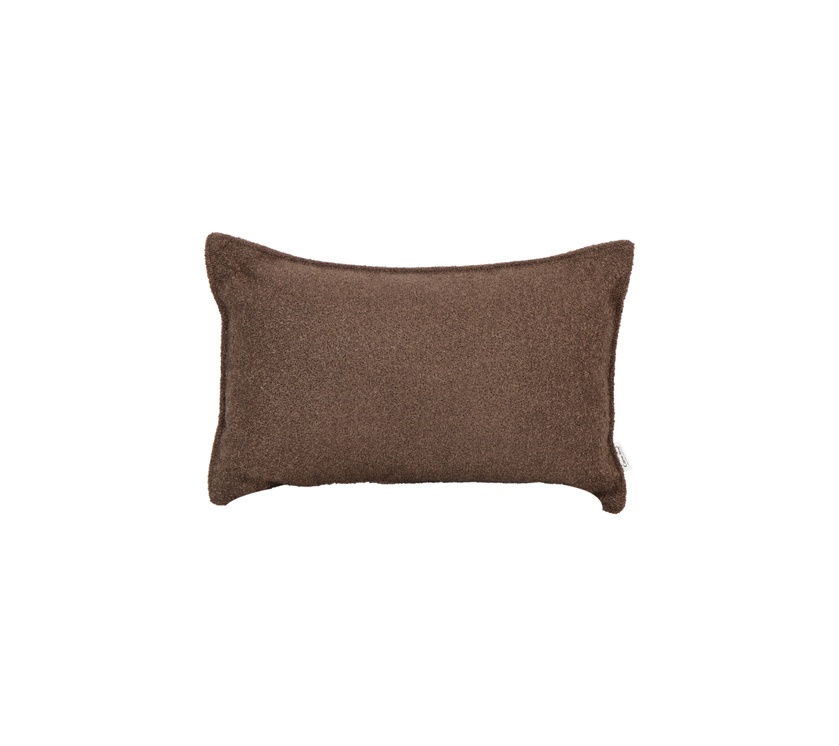 Coussin rectangulaire doux en tissu brun texturé, ajoutant une touche de confort à n'importe quel espace.