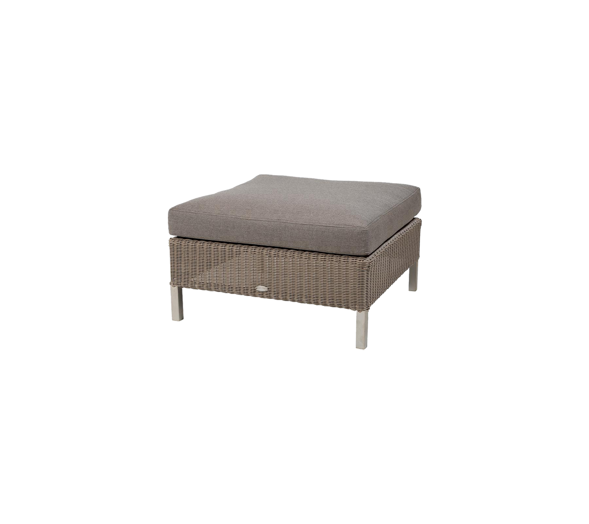 Ottoman carré élégant avec un coussin gris doux et une base tissée, idéal pour ajouter du confort et de l'élégance à tout espace de sièges.