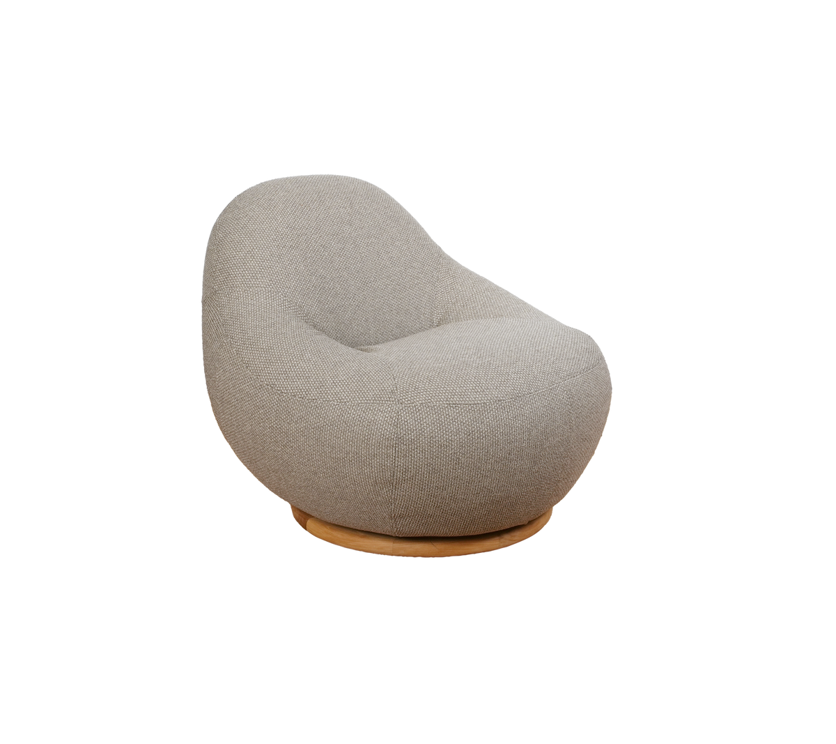 Fauteuil moderne marron clair avec une forme arrondie unique.
