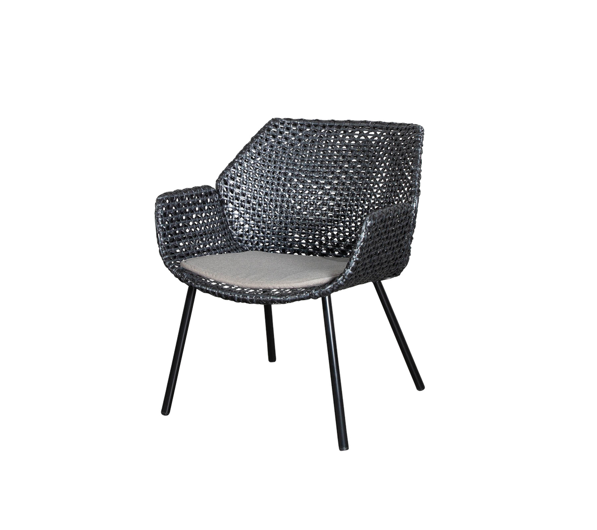Fauteuil tissé élégant avec un siège rembourré, doté de jambes en métal sleek et d'un design moderne, parfait pour les environnements contemporains.