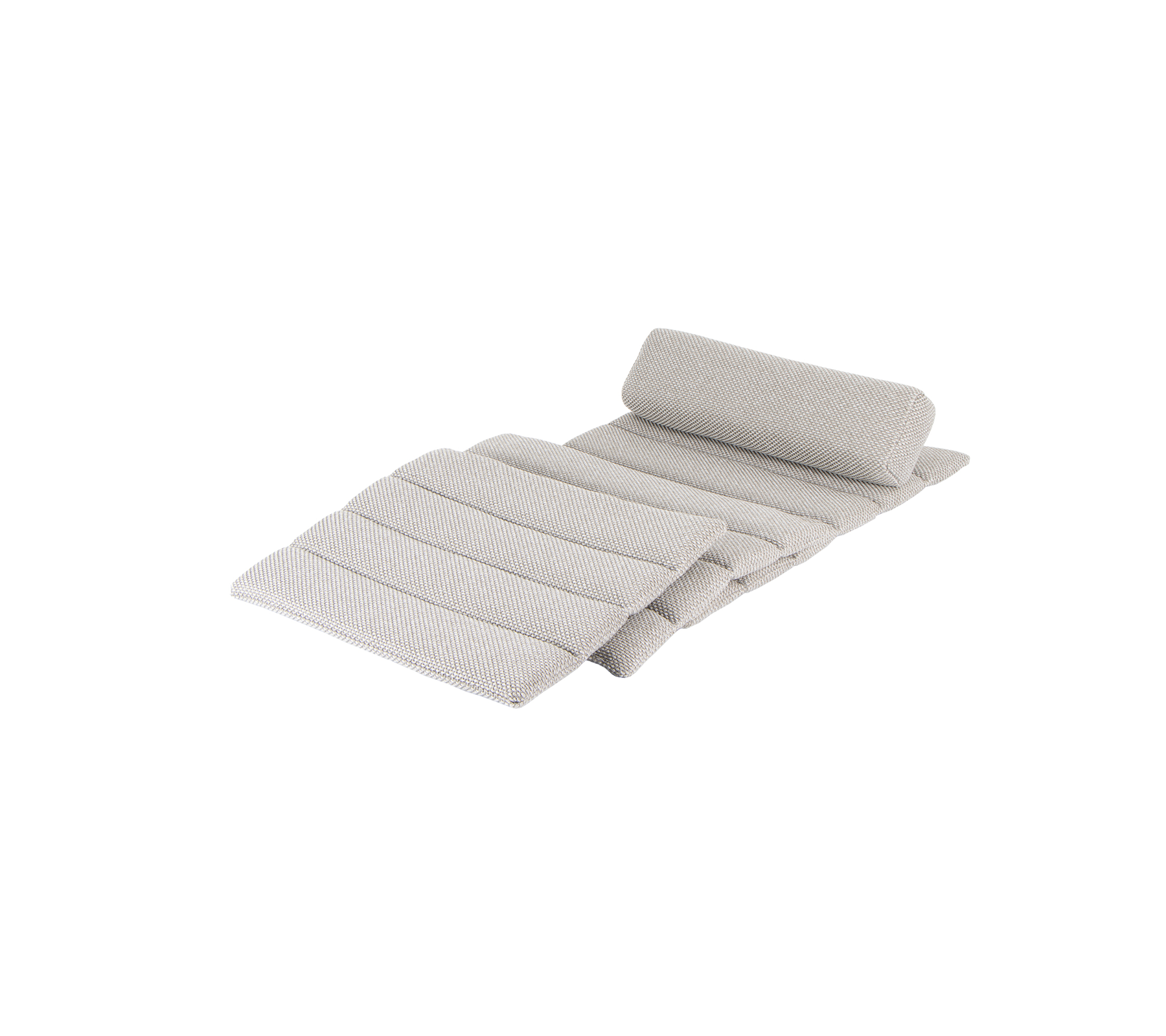 Tapis légèrement grisé avec une extrémité enroulée et plusieurs plis horizontaux pour un confort accru. Idéal pour se détendre ou se relaxer.