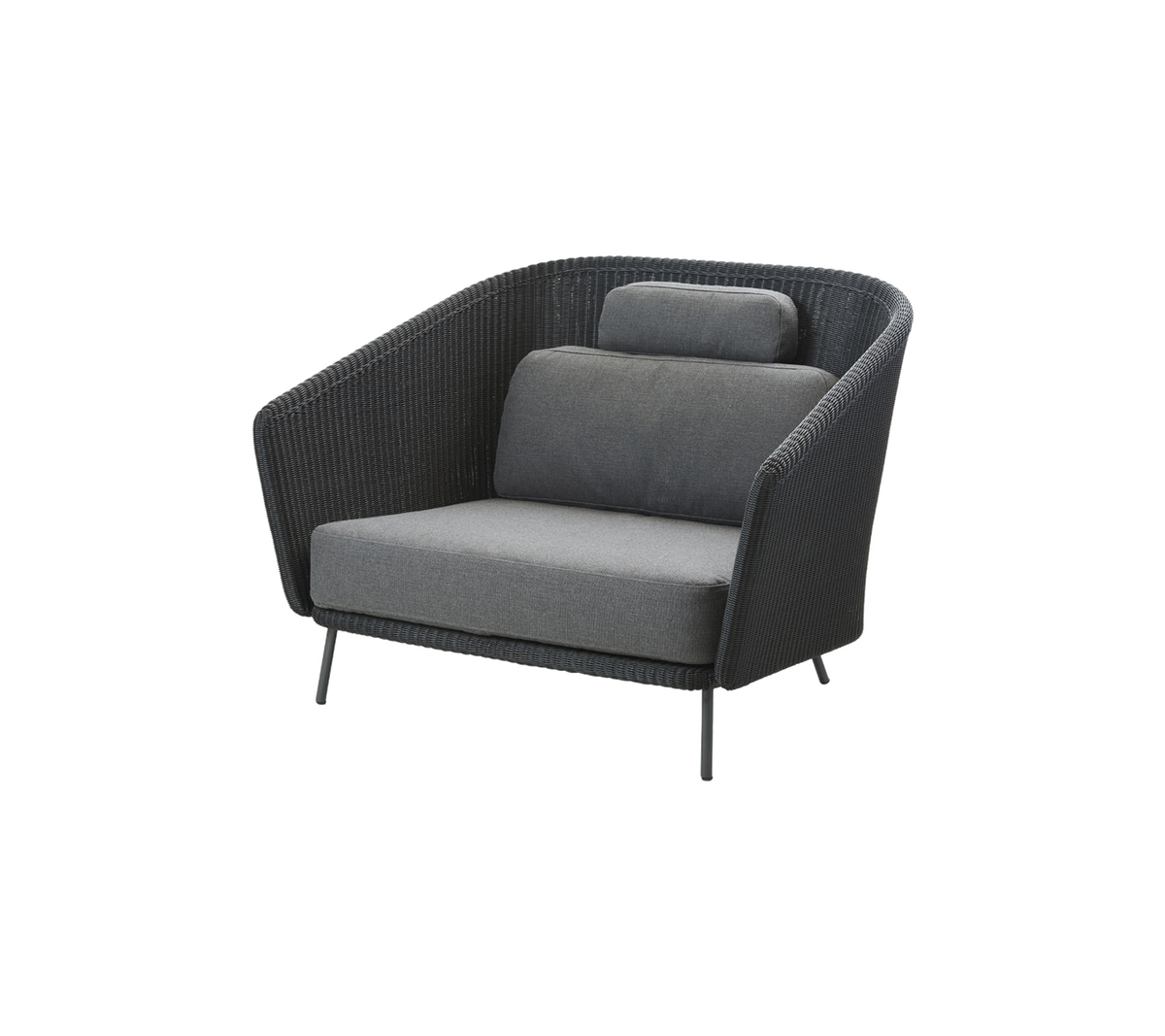 Fauteuil moderne et élégant avec un design courbé, cadre en osier sombre et coussins gris moelleux pour le confort.