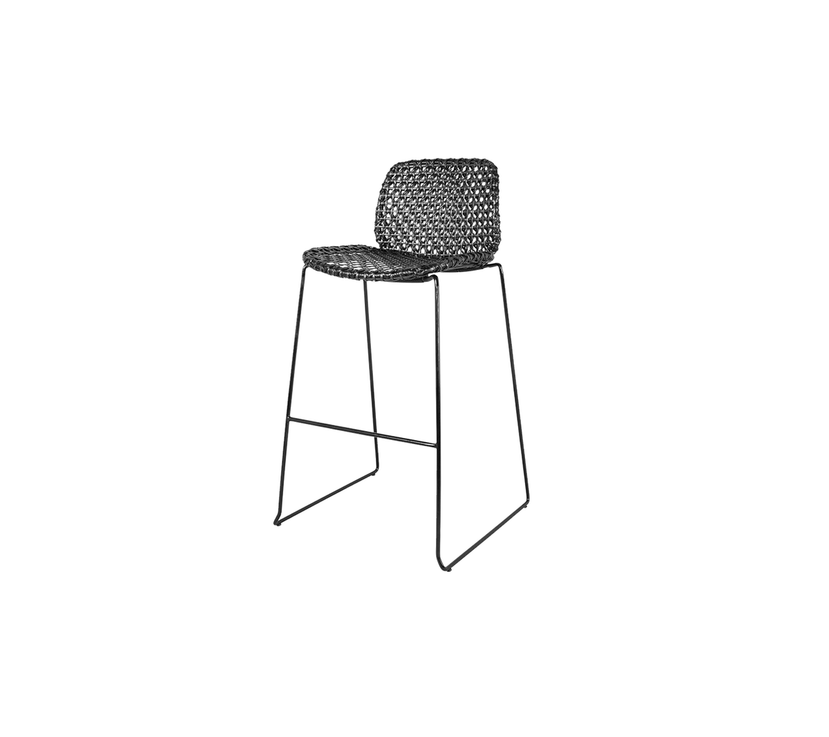 Chaise haute élégante avec un siège tressé et un cadre en métal épuré, parfaite pour ajouter une touche d'élégance moderne à n'importe quel espace.