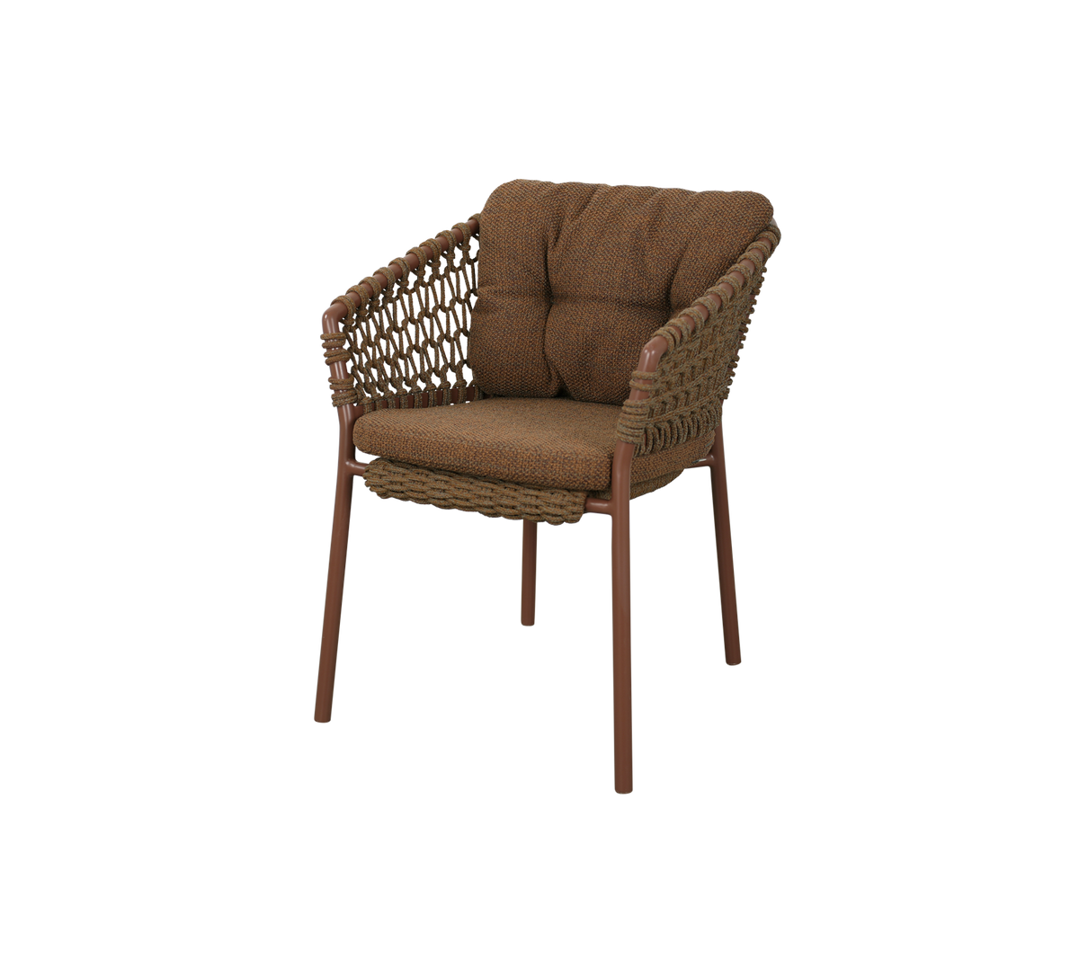 Chaise confortable au design tissé, dotée de coussins rembourrés dans une teinte brune chaude, soutenue par des pieds robustes. Idéale pour se détendre.