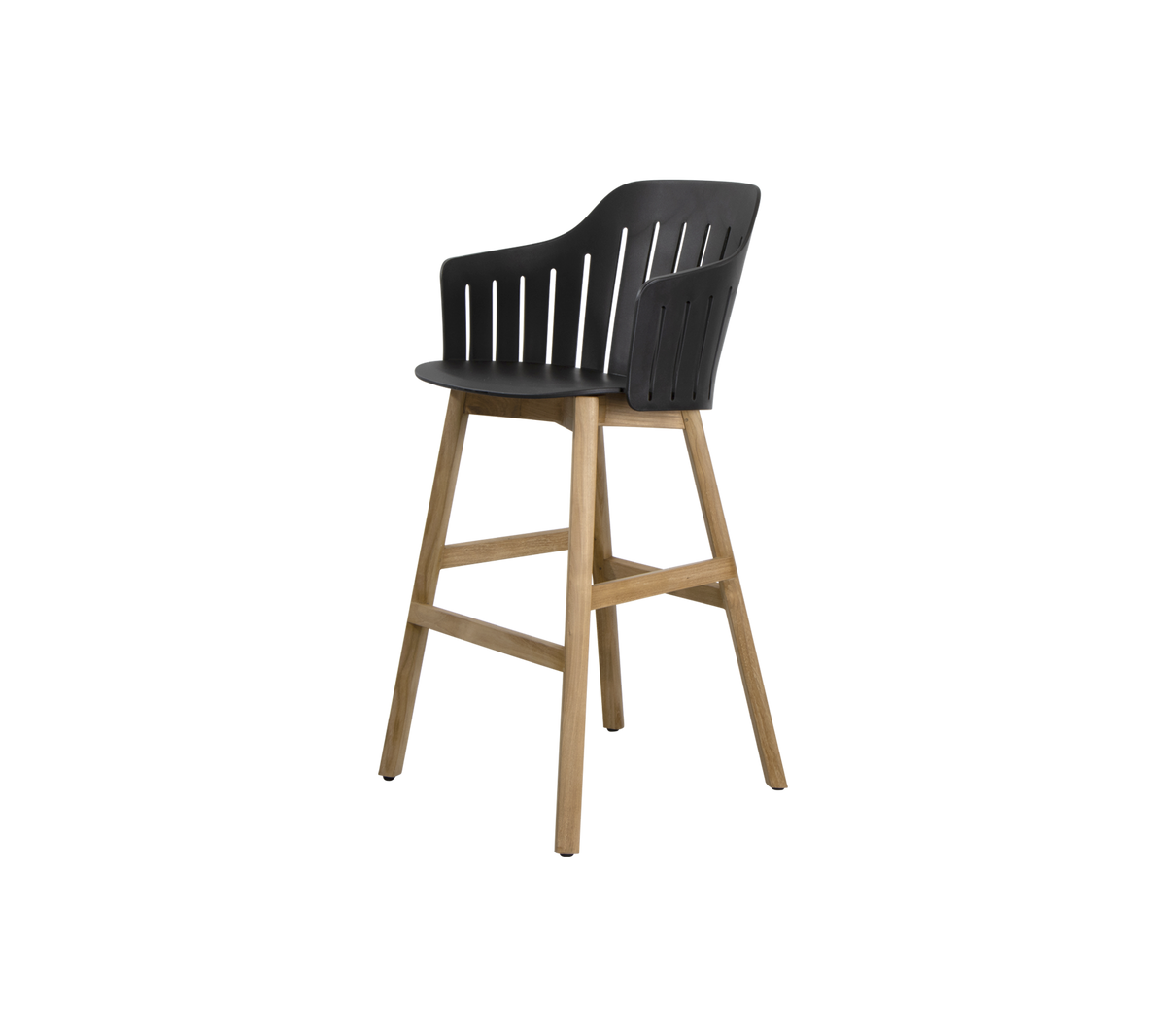 Chaise haute élégante avec un siège noir épuré doté de lamelles verticales et d'un cadre en bois naturel pour une touche moderne. Parfaite pour les espaces de repas.