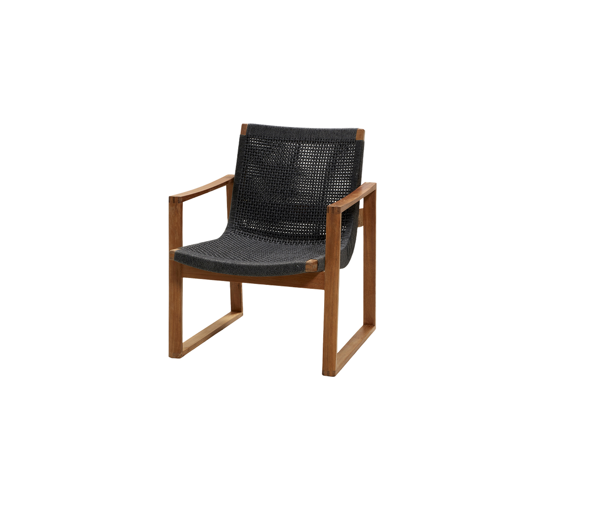 Chaise élégante avec un cadre en bois et un siège en tissu sombre confortable, parfaite pour des intérieurs modernes ou des environnements décontractés.