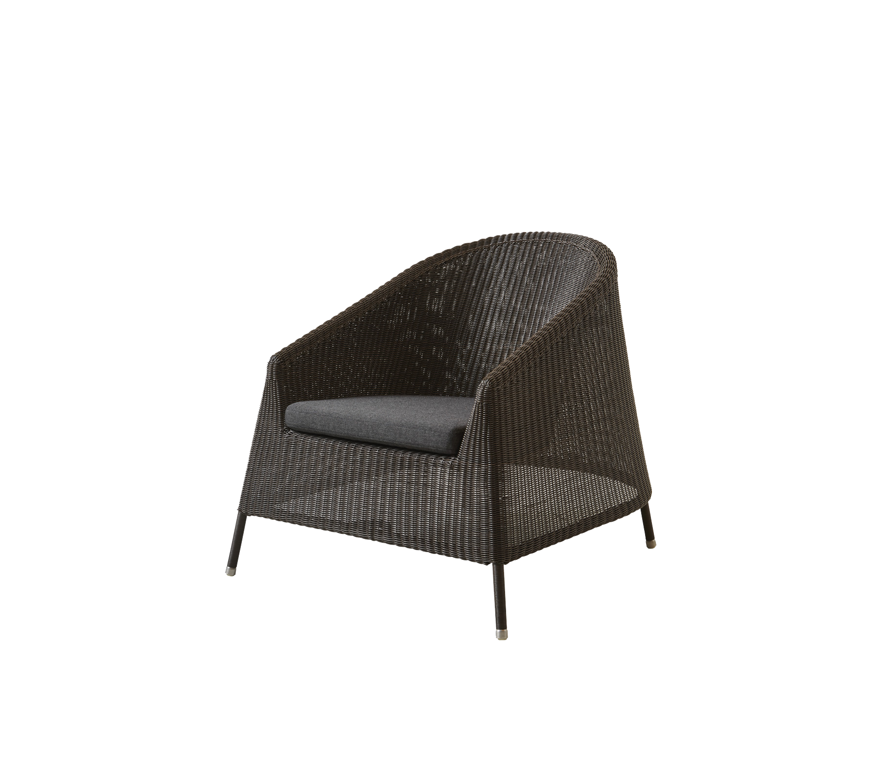 Chaise tissée élégante avec un siège spacieux et un coussin confortable, parfaite pour se détendre et améliorer n'importe quel espace.