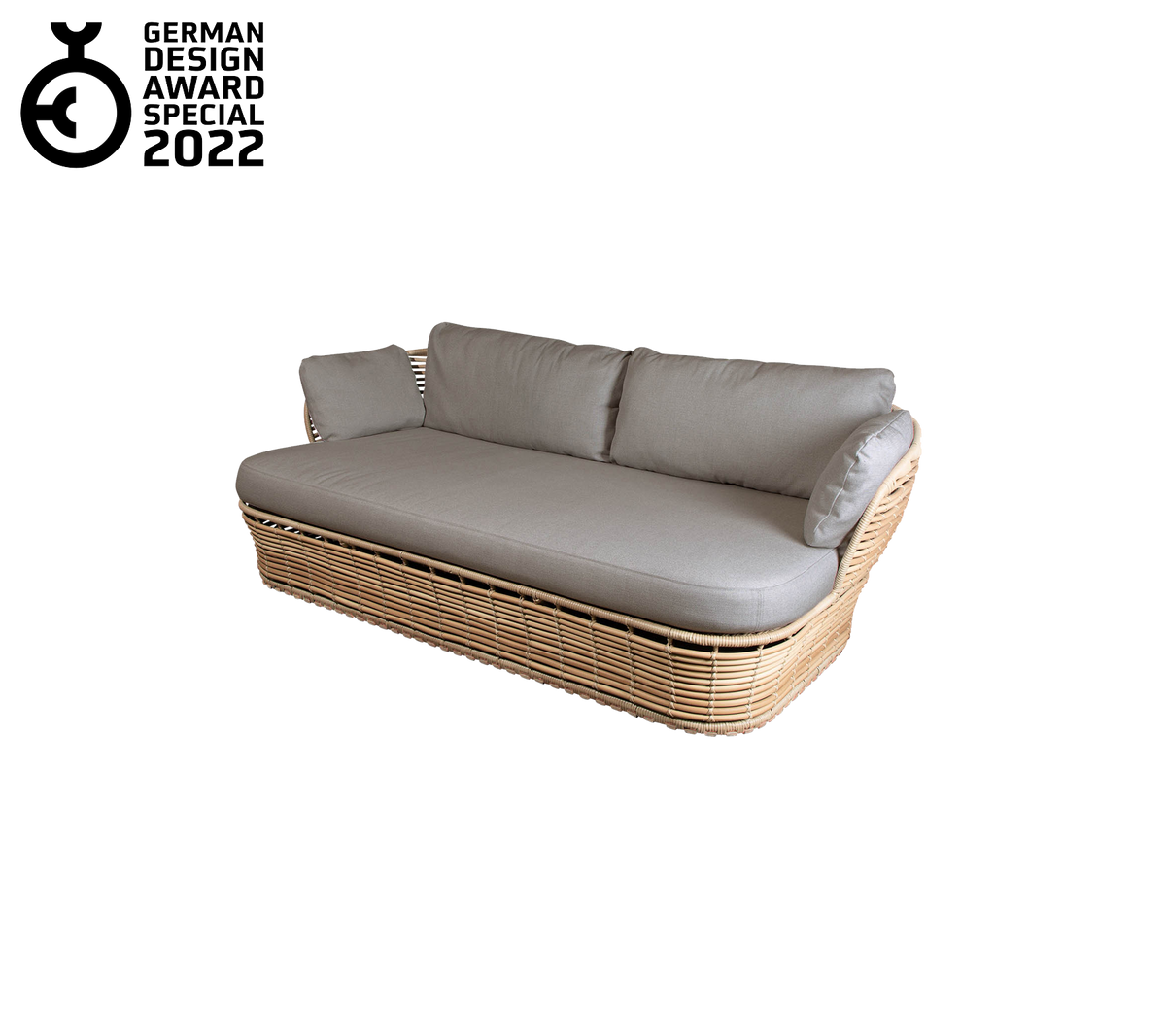 Canapé contemporain avec une base tissée et des coussins gris moelleux, présentant un design épuré et une esthétique élégante. Récompensé en 2022.