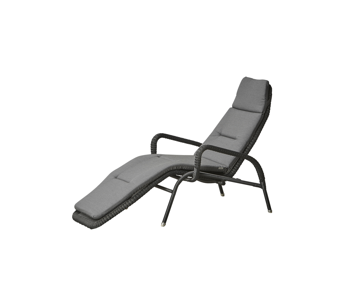 Un fauteuil inclinable élégant et moderne avec un design courbé et un siège rembourré en gris neutre, doté d'accoudoirs et de pieds robustes.