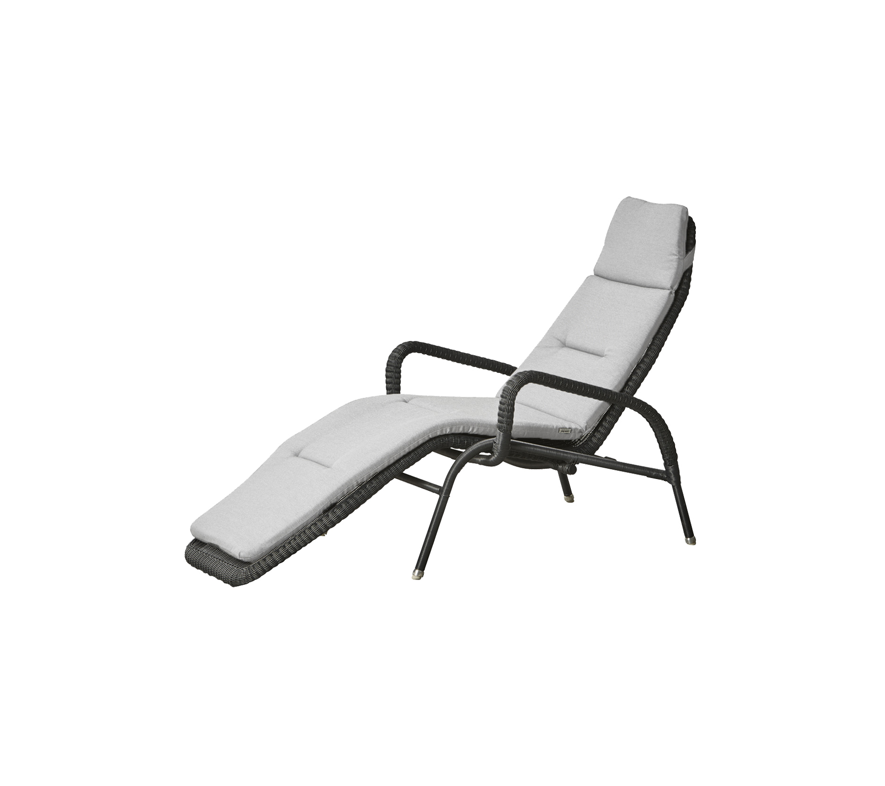 Fauteuil confortable au design épuré, avec un siège et un dossier rembourrés pour la détente. Idéal pour les moments de loisir.