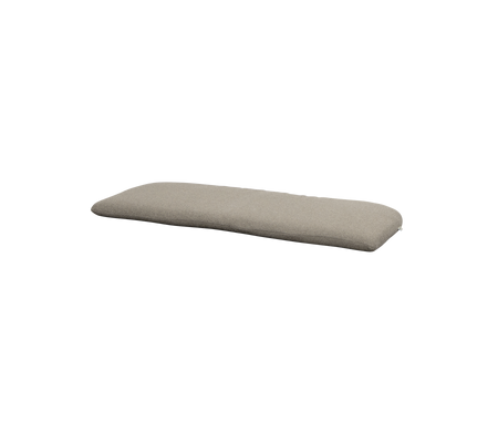 Coussin rectangulaire de couleur beige neutre, conçu pour un confort et un soutien supplémentaires.