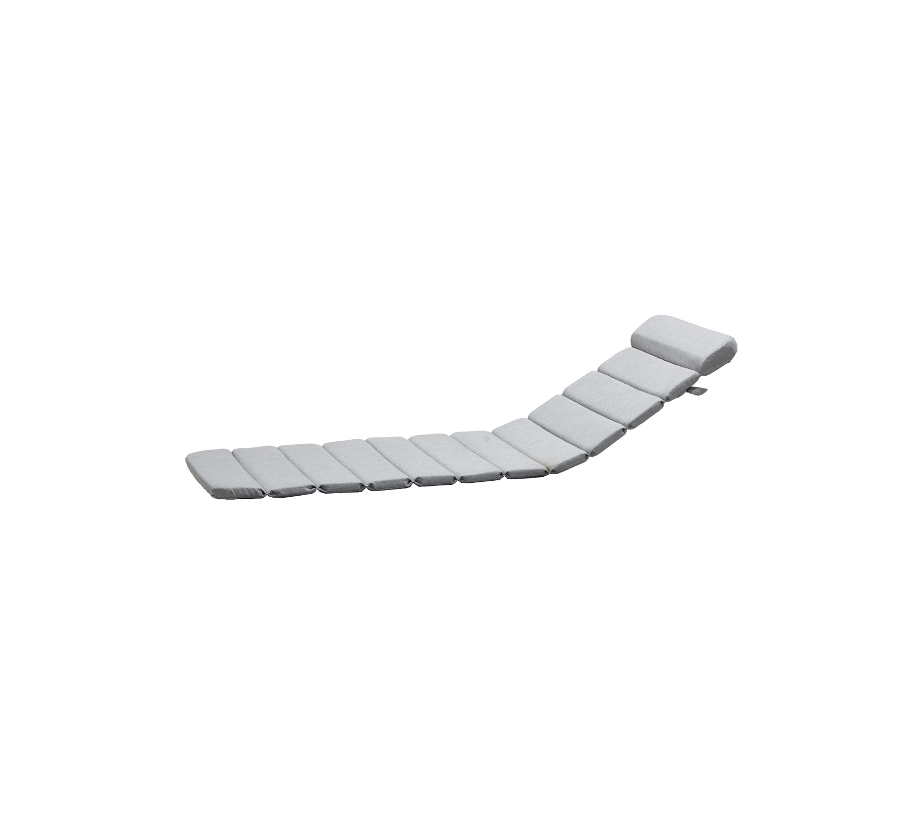 Fauteuil lounge incurvé et rembourré avec plusieurs sections pour le confort, présentant un design élégant dans une couleur claire. Idéal pour la détente.
