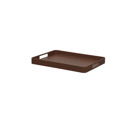 Plateau de service brun avec bords surélevés et poignées pour un transport facile. Adapté pour organiser des objets ou servir des aliments et des boissons.