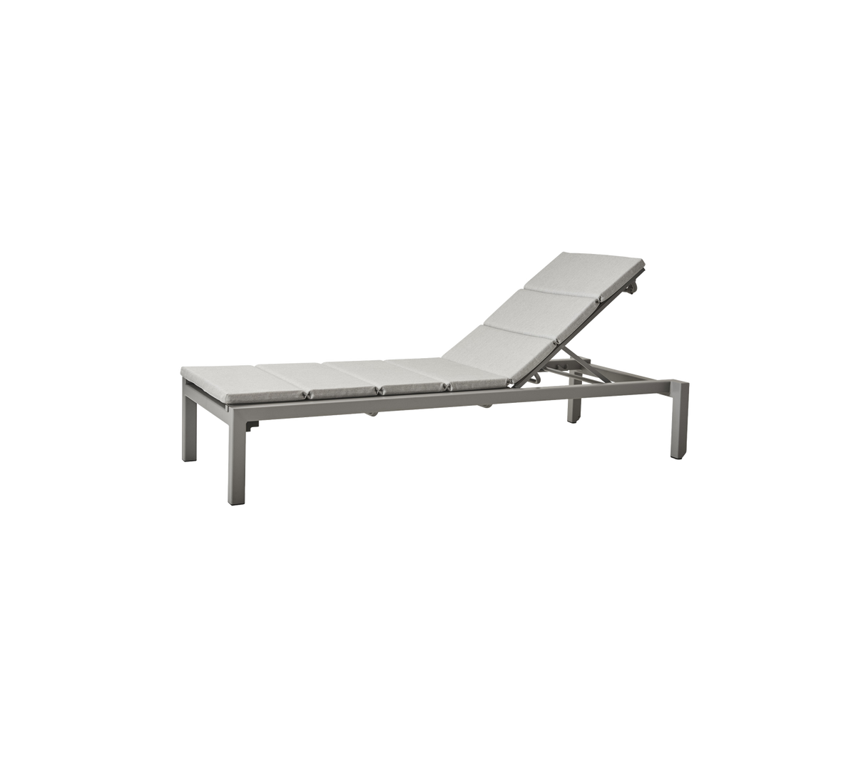 Chaise longue réglable au design moderne et épuré et assise rembourrée pour le confort. Idéale pour la détente.