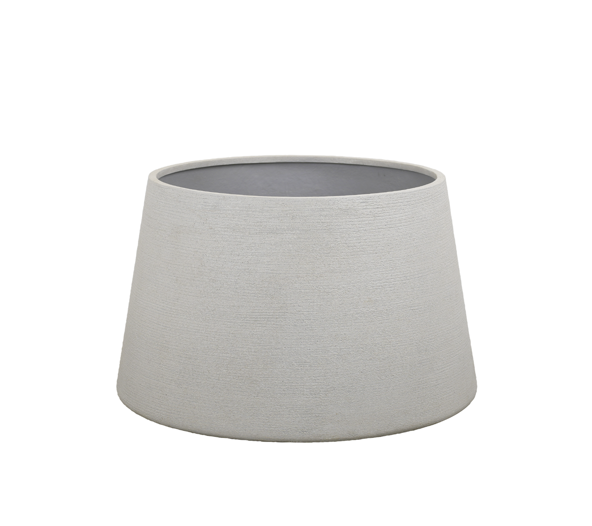Pot de fleurs gris au design moderne, avec une forme conique.