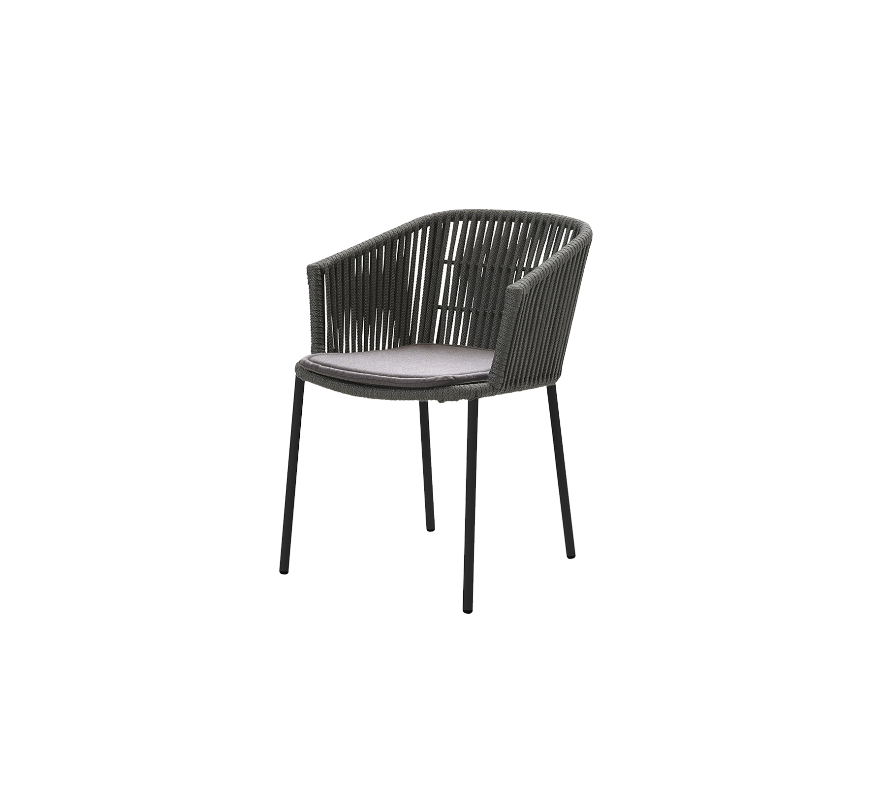 Chaise élégante avec un design tissé, dotée d'un coussin confortable et de pieds épurés, parfaite pour une assise décontractée.
