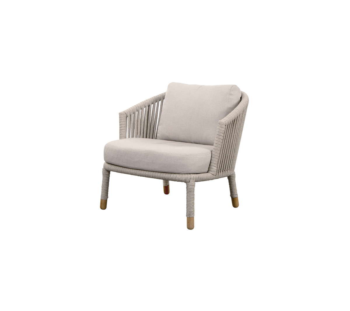 Chaise élégante avec un coussin confortable, présentant un design tissé et des pieds solides pour un look moderne. Idéale pour la détente.