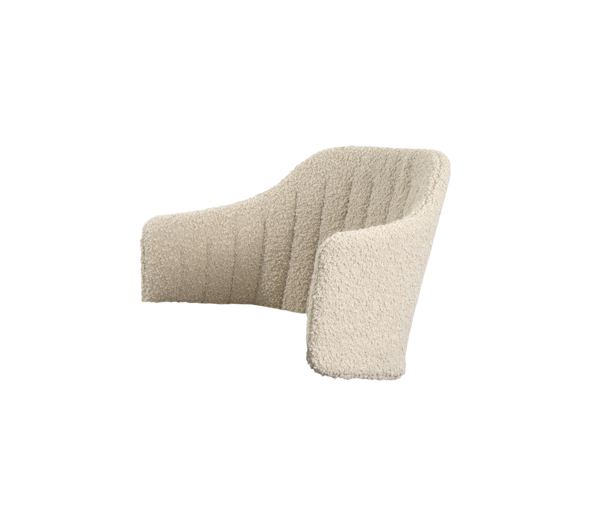 Fauteuil courbé rembourré en doux tissu crème avec des boutons verticaux, conçu pour le confort et l'esthétique moderne.