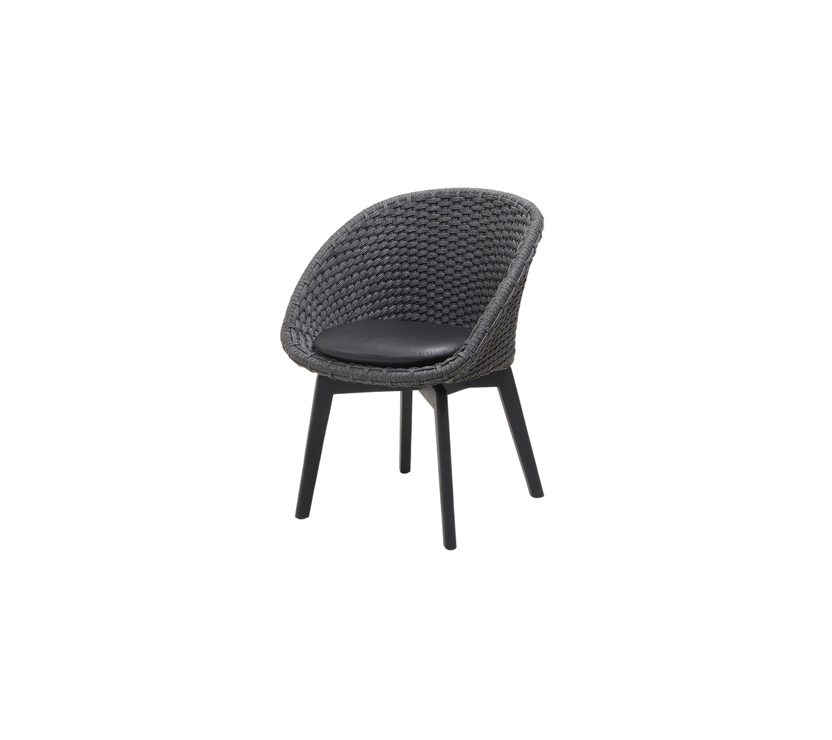 Chaise élégante avec un siège tressé arrondi et une surface rembourrée noire, soutenue par des pieds épurés pour un assise moderne.