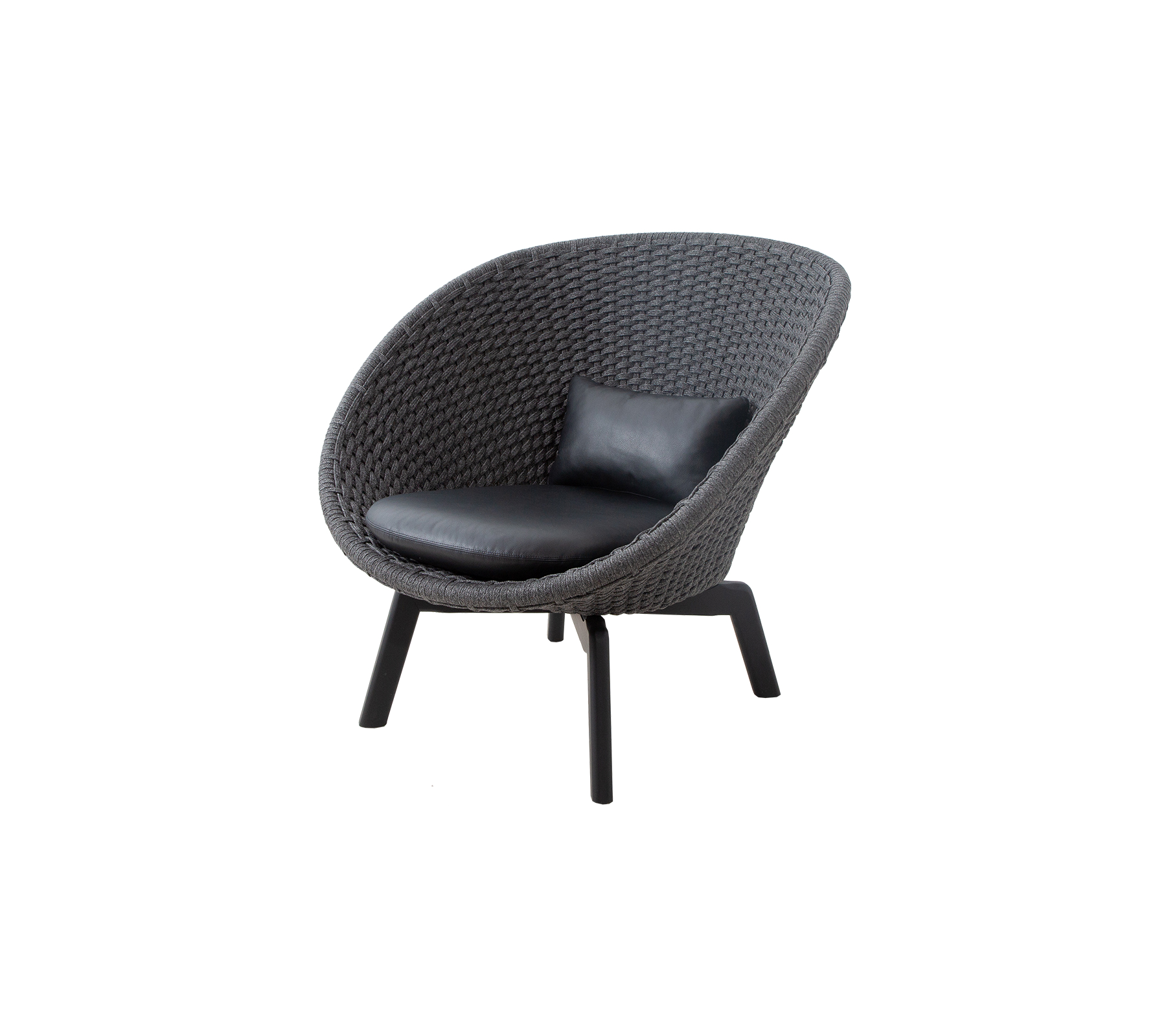 Fauteuil élégante et arrondie avec un extérieur texturé et un coussin en cuir épuré, parfait pour une décoration moderne.