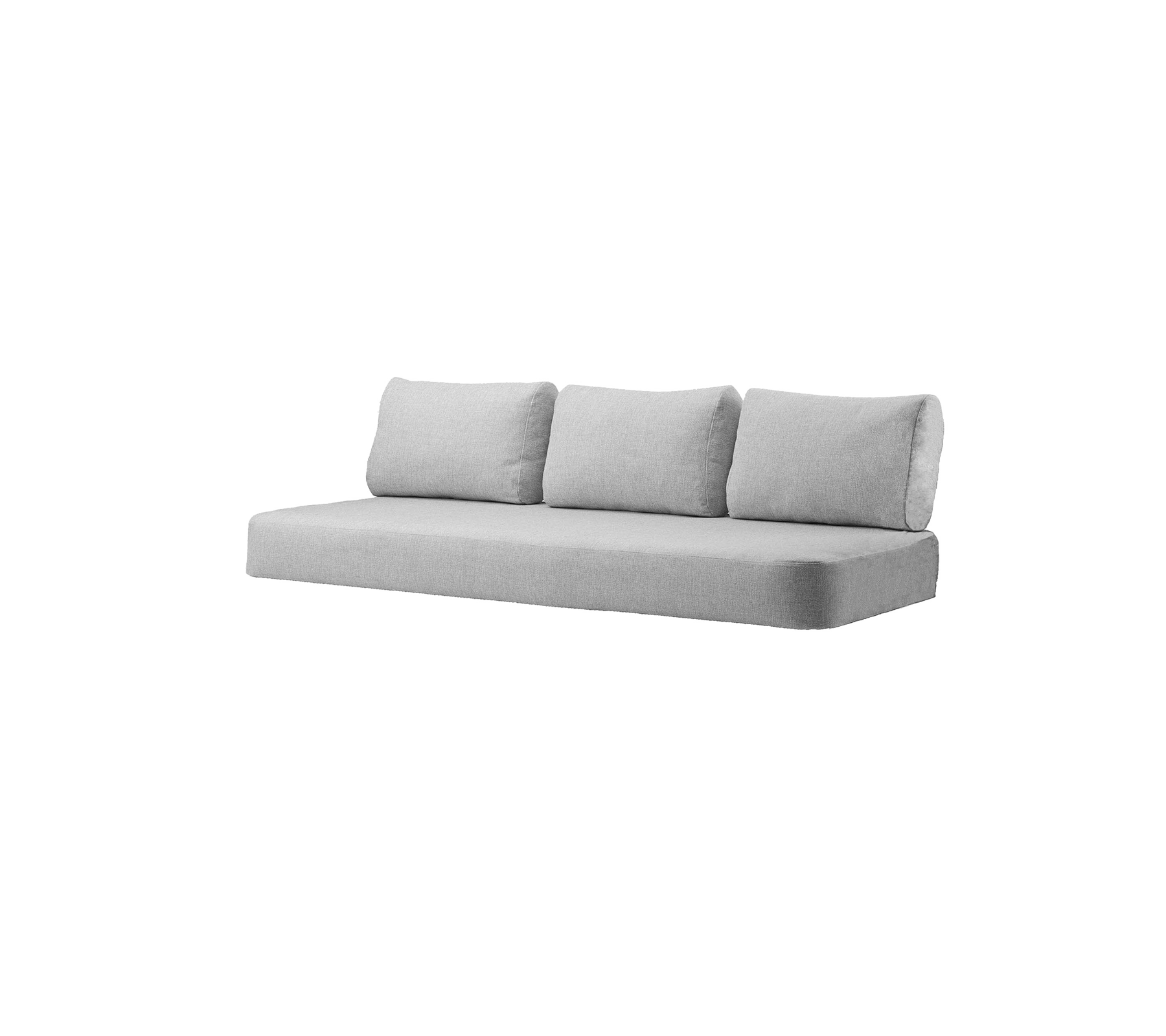 Canapé gris clair avec trois coussins moelleux, présentant un design minimaliste adapté à divers styles d'intérieur.