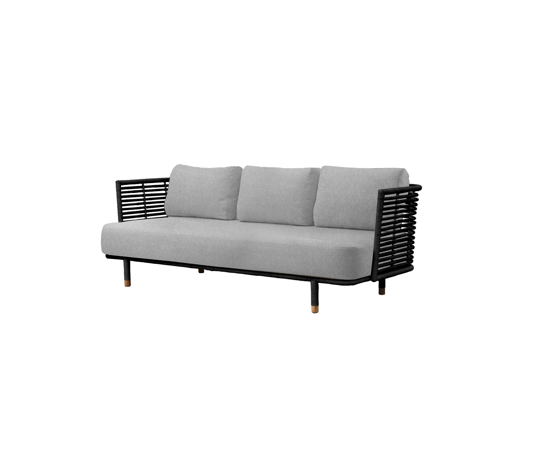 Canapé élégant en gris avec trois sièges rembourrés et des panneaux latéraux tissés noirs, offrant un confort et un design modernes.