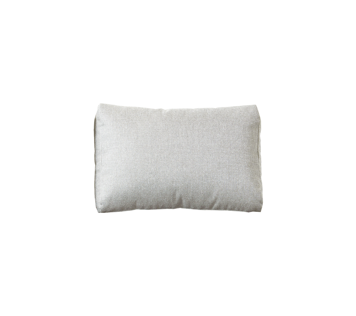 Coussin rectangulaire doux en un tissu léger et neutre, conçu pour le confort et l'attrait esthétique. Idéal pour la décoration intérieure ou la détente.