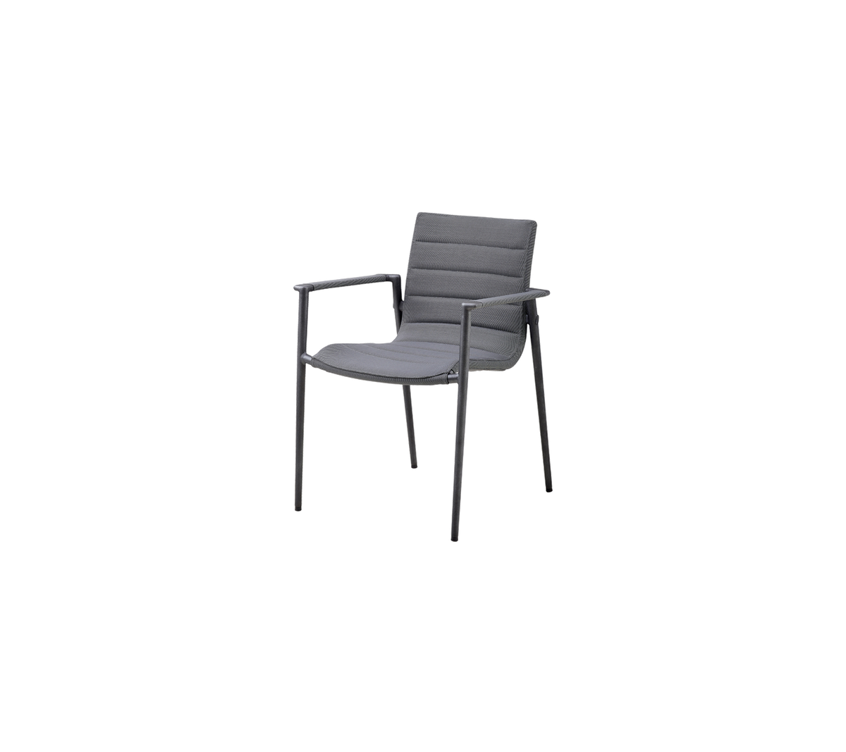Chaise grise élégante avec assise et dossier rembourrés et accoudoirs, conçue pour le confort et la décoration moderne.