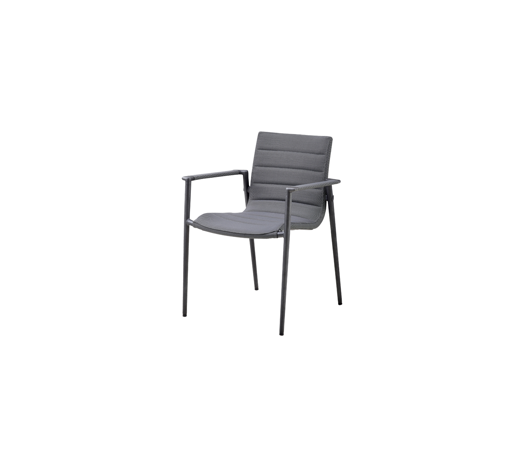 Chaise grise élégante avec assise et dossier rembourrés et accoudoirs, conçue pour le confort et la décoration moderne.