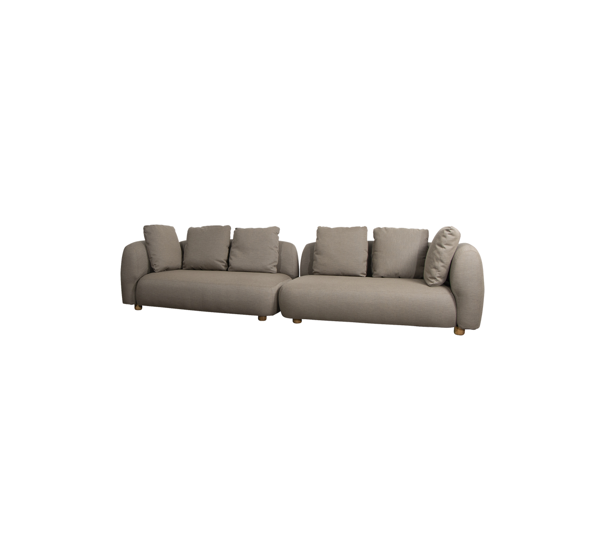 Canapé moderne en L dans une teinte neutre, avec des coussins moelleux et des accoudoirs arrondis, idéal pour un siège confortable.