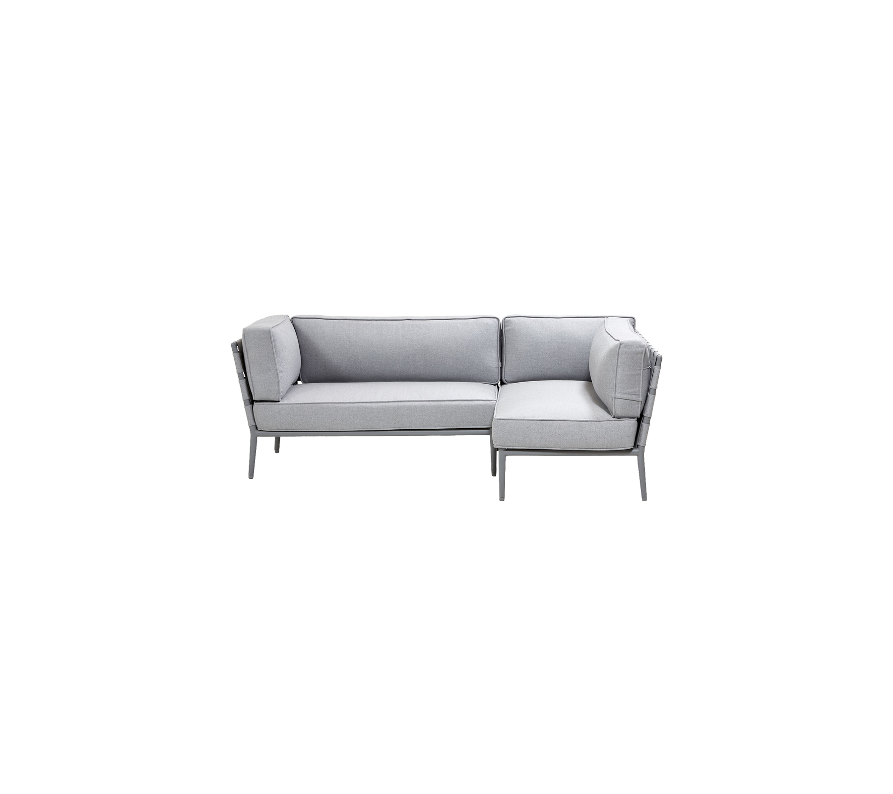 Canapé sectionnel gris clair élégant au design moderne, avec des coussins moelleux pour le confort et des accents métalliques épurés.