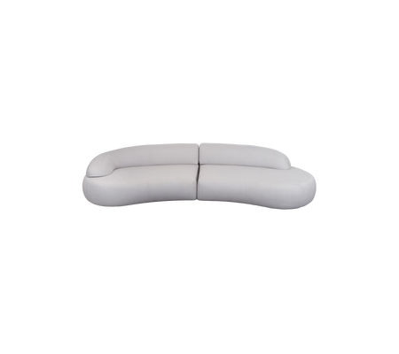 Design de canapé courbé et moderne dans une couleur douce et neutre avec une esthétique minimaliste et épurée. Idéal pour des intérieurs contemporains.