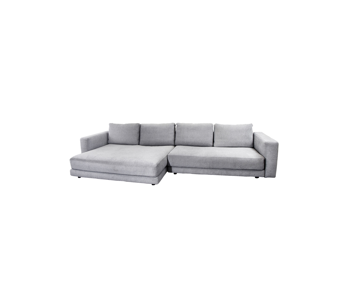 Canapé d'angle gris moderne avec chaise longue, doté de coussins moelleux et d'un design épuré pour un confort optimal.