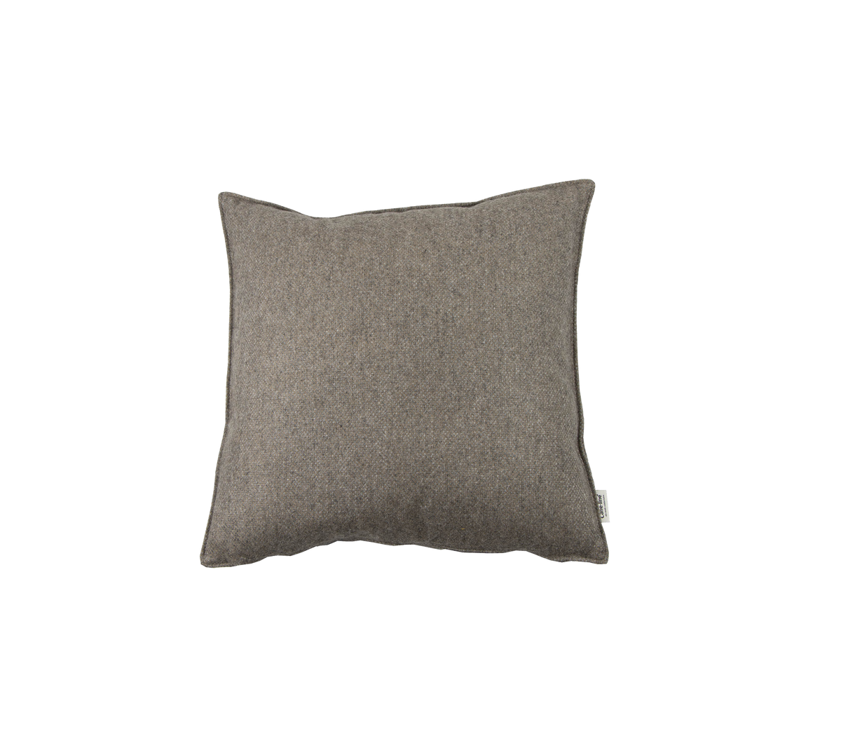 Coussin décoratif carré en tissu brun neutre, apportant une touche de confort et de style à n'importe quel espace.