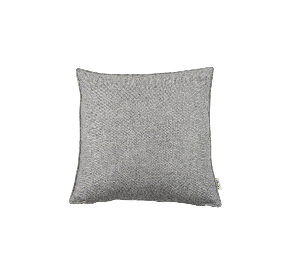 Coussin carré gris avec une finition en tissu texturé, idéal pour ajouter confort et style à votre espace.