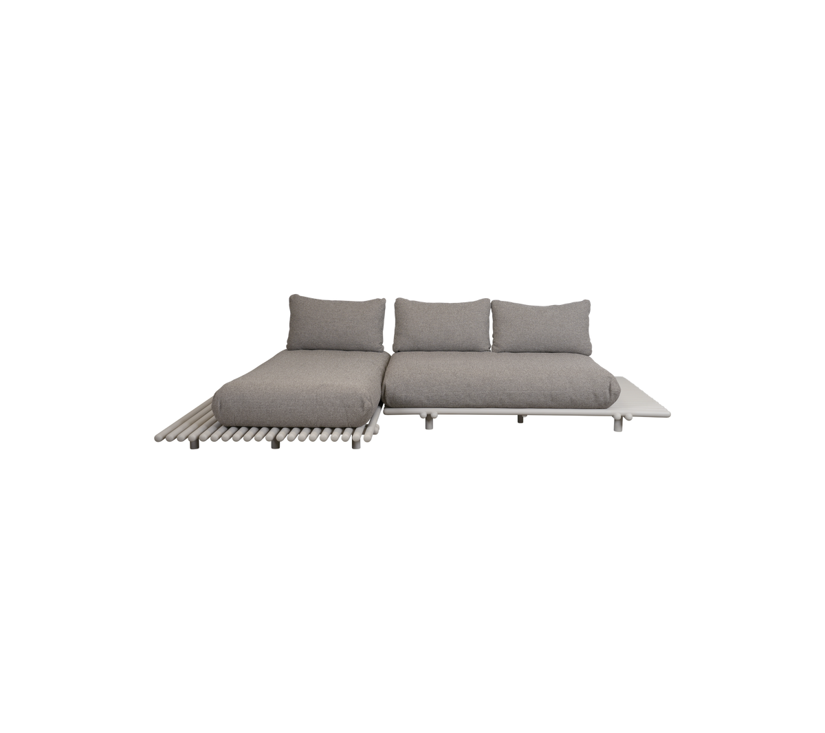 Design moderne de canapé sectionnel gris avec des coussins moelleux et une base en bois élégante, parfait pour des moments de détente stylés ou des rassemblements.